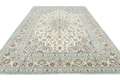 Surface texture of New Kashan rug with natural Wool and intricate pattern