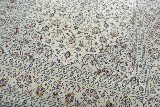 Close-up detail of New Kashan rug from Iran / Persia showing Wool weave