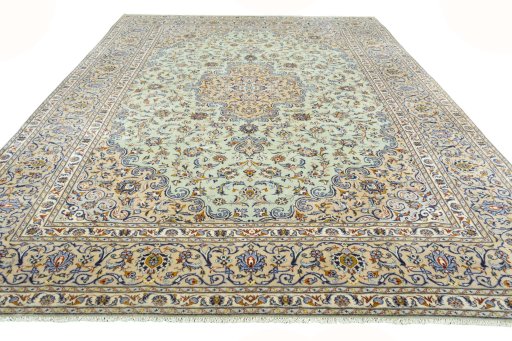 Surface texture of 2000s Kashan rug with natural Wool and intricate pattern