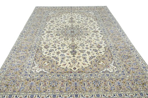 Surface texture of New Kashan rug with natural Wool and intricate pattern