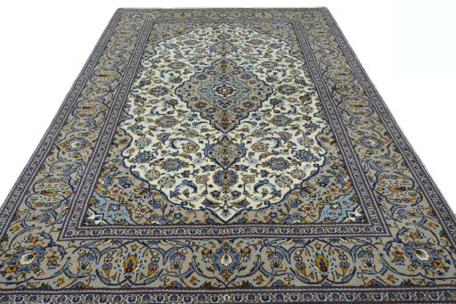 Surface texture of 2000s Kashan rug with natural Wool and intricate pattern
