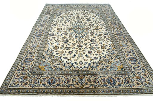 Surface texture of New Kashan rug with natural Wool and intricate pattern