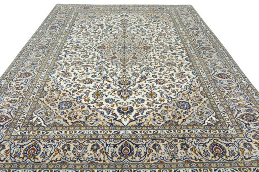 Surface texture of 2000s Kashan rug with natural Wool and intricate pattern