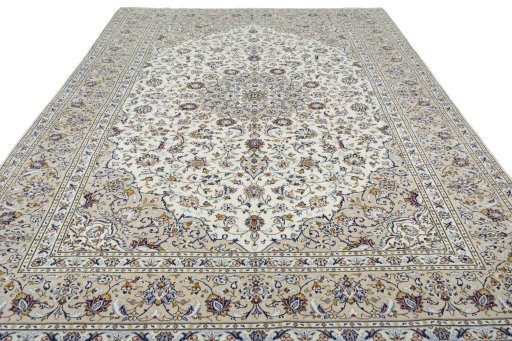 Surface texture of 2000s Kashan rug with natural Wool and intricate pattern