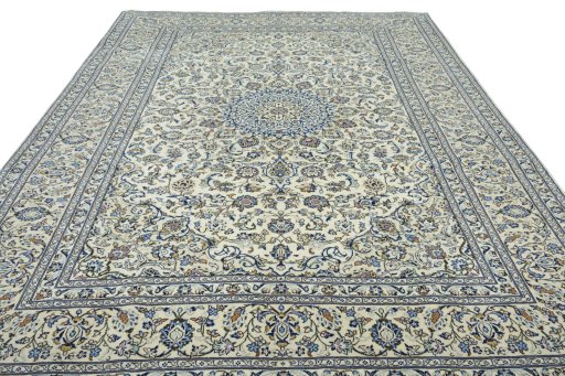 Surface texture of New Kashan rug with natural Wool and intricate pattern