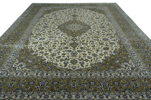 Surface texture of 2000s Kashan rug with natural Wool and intricate pattern