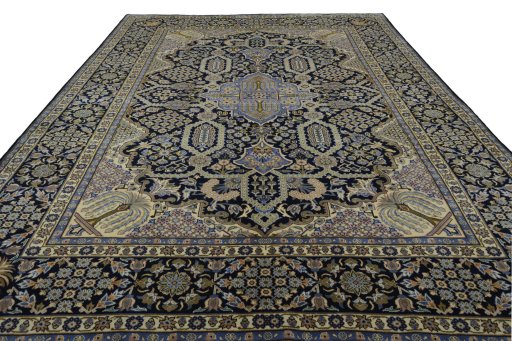 Surface texture of 2000s Kashan rug with natural Wool and intricate pattern