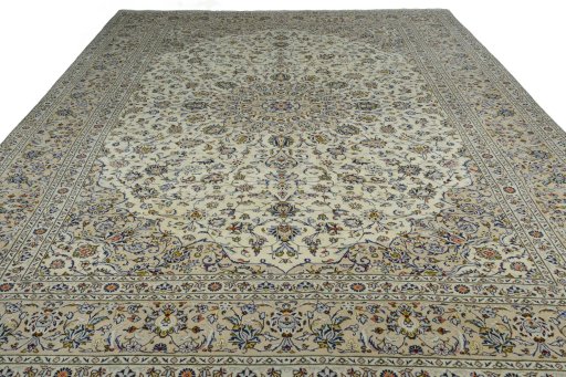 Surface texture of New Kashan rug with natural Wool and intricate pattern