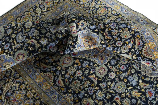 Close-up detail of New Kashan rug from Iran / Persia showing Cork weave