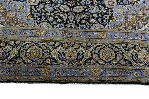 Close-up detail of New Kashan rug from Iran / Persia showing Cork weave