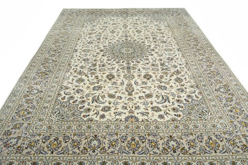 Surface texture of 2000s Kashan rug with natural Wool and intricate pattern