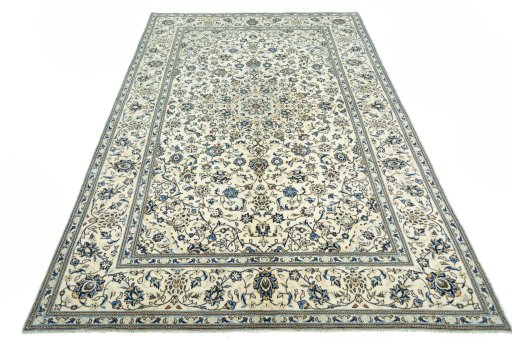 Surface texture of 2000s Kashan rug with natural Wool and intricate pattern