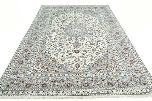 Surface texture of 2000s Kashan rug with natural Wool and intricate pattern