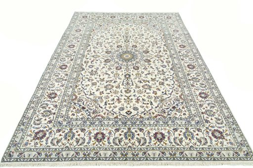 Surface texture of 2000s Kashan rug with natural Wool and intricate pattern