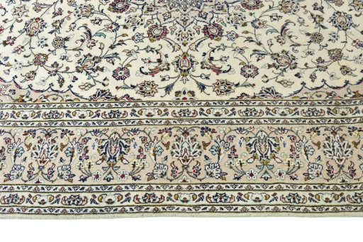 Full view of New Kashan rug from Iran / Persia, 305 × 200 cm in Beige tones