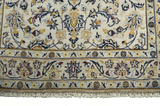 Central medallion detail of New Kashan rug from Iran / Persia
