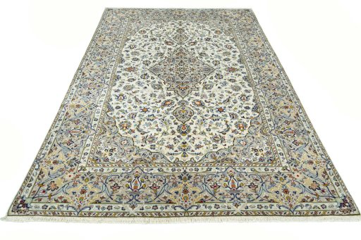Surface texture of 2000s Kashan rug with natural Wool and intricate pattern