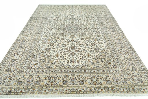 Surface texture of 2000s Kashan rug with natural Wool and intricate pattern
