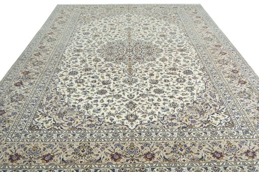 Surface texture of 2000s Kashan rug with natural Wool and intricate pattern