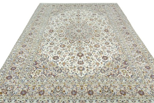 Surface texture of 2000s Kashan rug with natural Wool and intricate pattern