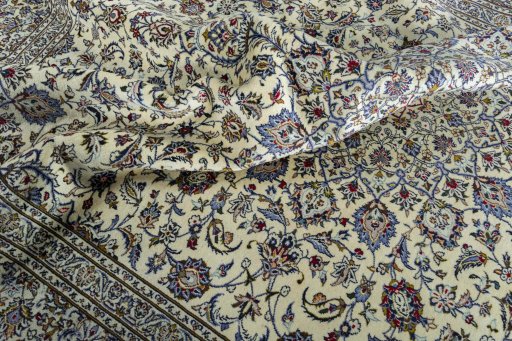 Surface texture of New Kashan rug with natural Wool and intricate pattern