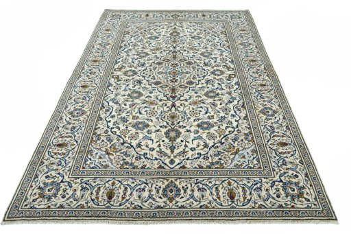 Surface texture of 2000s Kashan rug with natural Wool and intricate pattern
