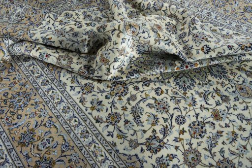 Surface texture of 2000s Kashan rug with natural Wool and intricate pattern