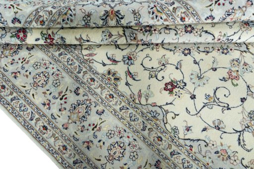 Close-up detail of New Kashan rug from Iran / Persia showing Wool weave