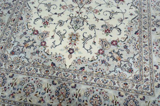 Close-up detail of New Kashan rug from Iran / Persia showing Wool weave