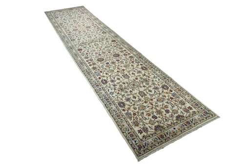 Close-up detail of New Kashan rug from Iran / Persia showing Wool weave