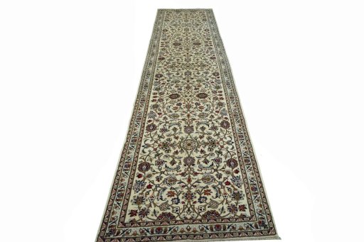 Surface texture of New Kashan rug with natural Wool and intricate pattern