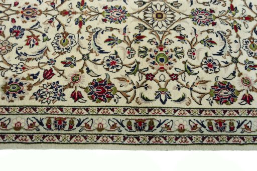 Close-up detail of New Kashan rug from Iran / Persia showing Wool weave