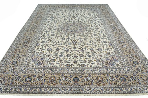 Surface texture of 2000s Kashan rug with natural Wool and intricate pattern