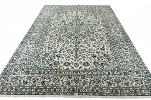 Surface texture of 2000s Kashan rug with natural Wool and intricate pattern