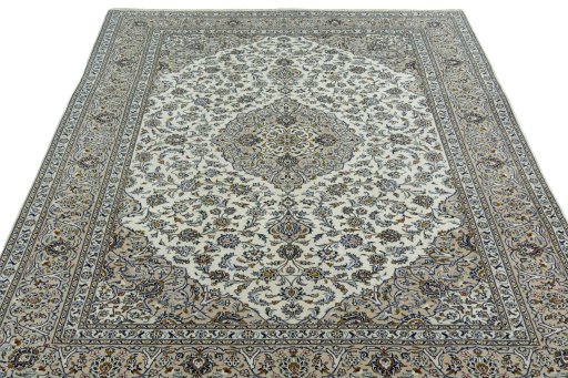 Surface texture of 2000s Kashan rug with natural Wool and intricate pattern
