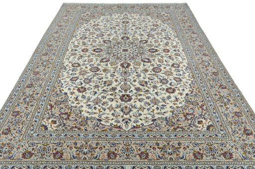 Surface texture of 2000s Kashan rug with natural Wool and intricate pattern