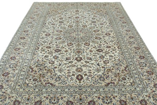 Surface texture of 2000s Kashan rug with natural Wool and intricate pattern