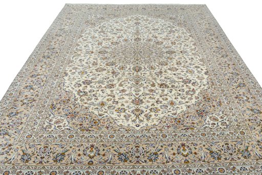 Surface texture of 2000s Kashan rug with natural Wool and intricate pattern
