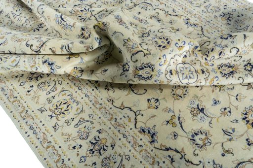 Surface texture of New Kashan rug with natural Wool and intricate pattern