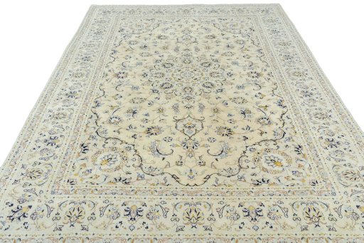Surface texture of New Kashan rug with natural Wool and intricate pattern