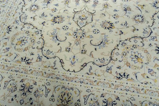Close-up detail of New Kashan rug from Iran / Persia showing Wool weave