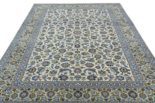 Surface texture of 2000s Kashan rug with natural Wool and intricate pattern