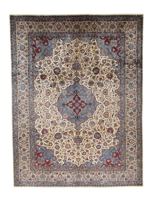Full view of 1930s Kashan rug from Iran / Persia, 433 × 330 cm in Beige tones