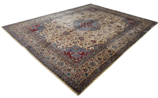 Corner detail of 1930s Kashan rug showing border pattern and Wool pile