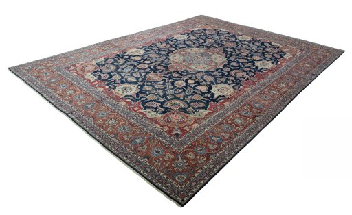 Corner detail of 1930s Kashan rug showing border pattern and Wool pile