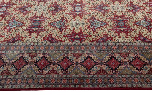 Close-up detail of 1950s Kashan rug from Iran / Persia showing Wool weave