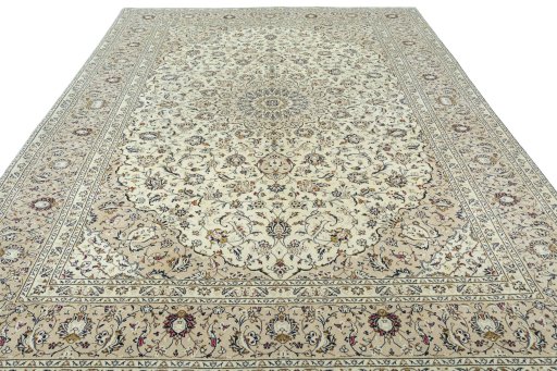 Surface texture of 2000s Kashan rug with natural Wool and intricate pattern