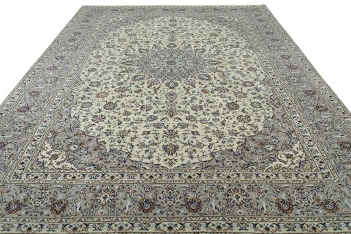 Surface texture of 2000s Kashan rug with natural Wool and intricate pattern