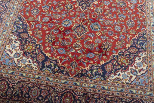 Close-up detail of 2000s Kashan rug from Iran / Persia showing Cork weave