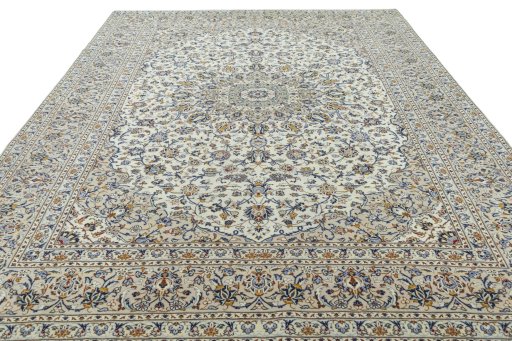 Surface texture of 2000s Kashan rug with natural Wool and intricate pattern